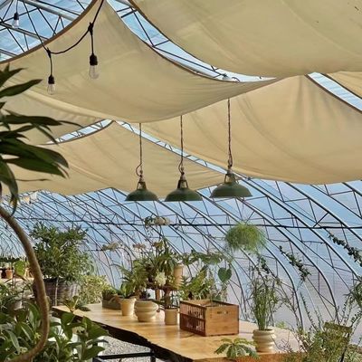 Rimborsi di 30 giorni Ricevi un rimborso per il nostro kit di serra per il tunnel agricolo multi-span