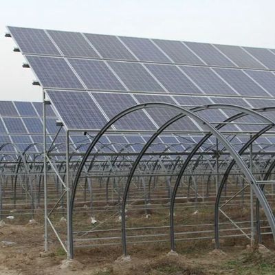 Conservazione del calore da serra con pannelli fotovoltaici e di grande capacità di stoccaggio